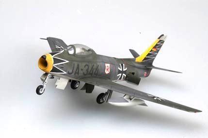 Model plastikowy F-86F-40 Sabre Model plastikowy F-86F-40 Sabre
