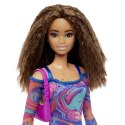 Lalka Barbie Fashionistas z karbowanymi włosami i piegami Lalka Barbie Fashionistas z karbowanymi włosami i piegami