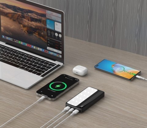 Powerbank P10 LCDPD 10 000mAh LAMP z funkcją mocnego źródła światła, moc wyjściowa 22,5W Port Delivery (PD20W) Powerbank P10 LCDPD 10 000mAh LAMP z funkcją mocnego źródła światła, moc wyjściowa 22,5W Port Delivery (PD20W)