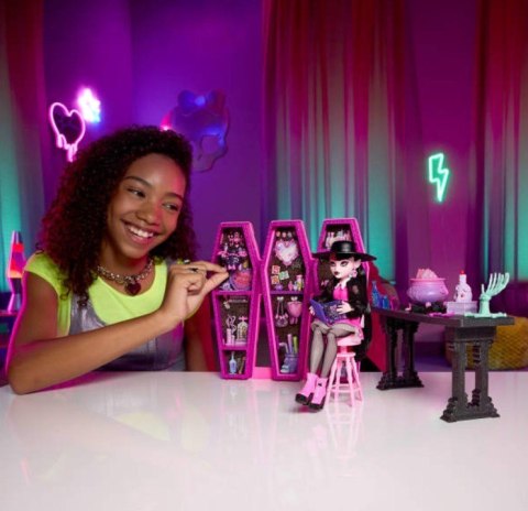 Zestaw akcesoriów Monster High Sekretny pokój eliksirów Draculaury Zestaw akcesoriów Monster High Sekretny pokój eliksirów Draculaury