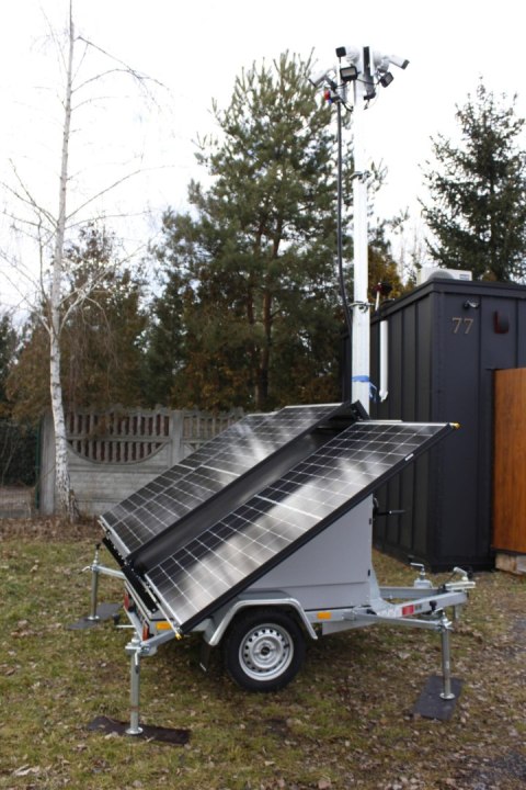 Przyczepa wieża do monitoringu PV3 z zabudową z systemem na fotowoltaikę